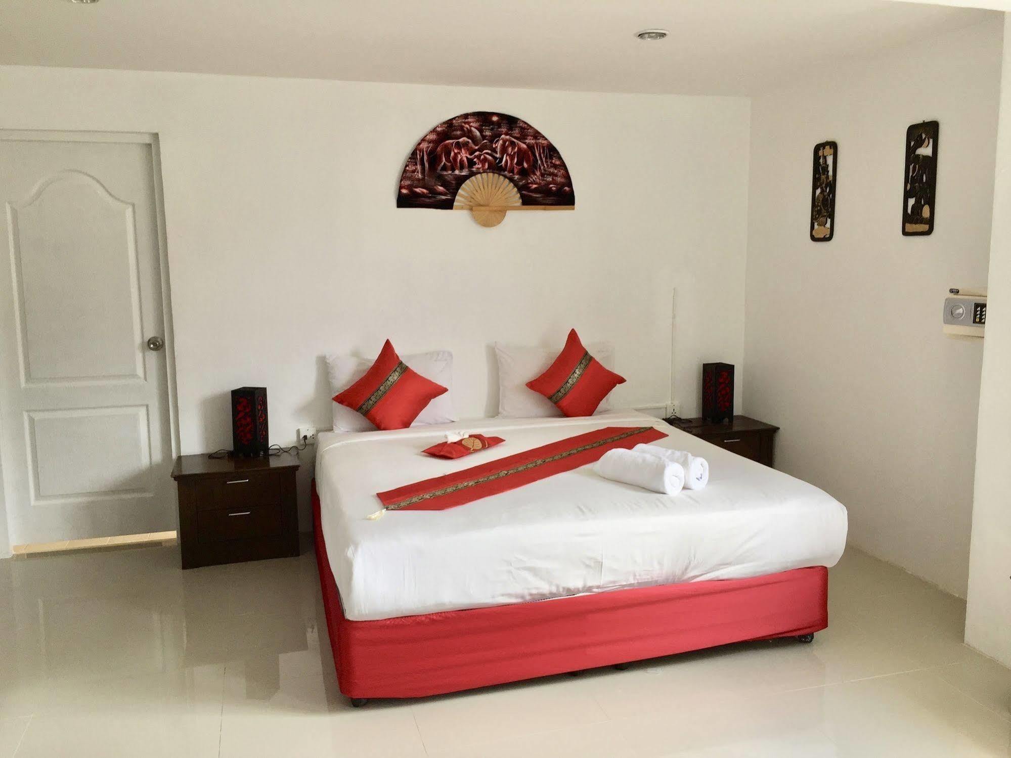 Thai Siam Patong Экстерьер фото
